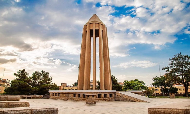 آرامگاه بوعلیسینا